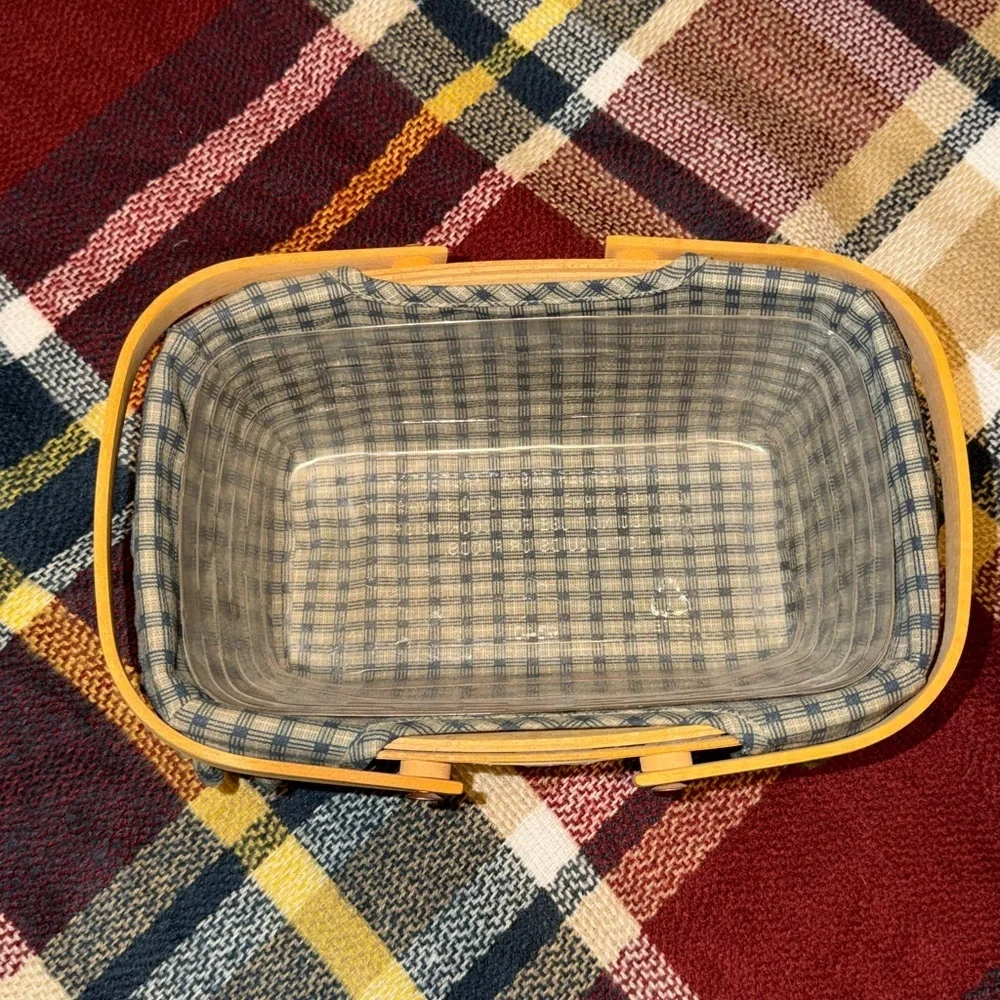 Longaberger Woven Memories  Basket 1999 chore basket handles plastic insert USA